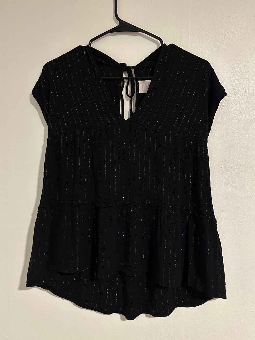 Xhilaration Black V-Neck Tie-Back Women’s Top with Metallic Pinstripes